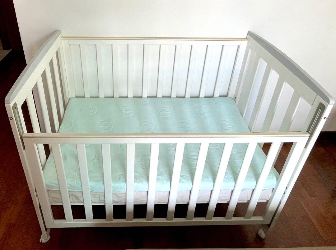 Sussex universal 2025 cot bed