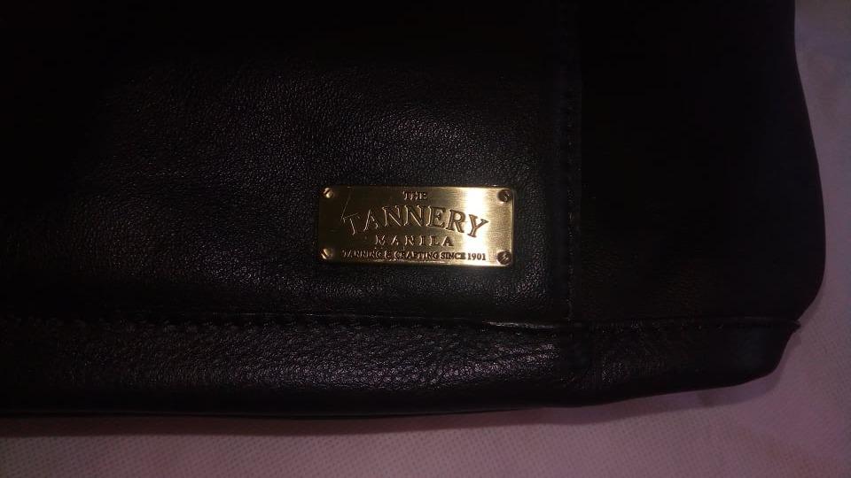 Hobo Bag Leather (Category: Luxury Bags & Wallets) located in Calamba. Submitted by prelovvdd (Listing ID 1105352216, Image 3). Description: Purchase year: 2021 The Tannery Manila Size: 10"H × 11.25"W × 4"D x 8" handle drop Made with soft milled nappa leather this is made with top grain cow leather that is soft to the touch. Unwind from a busy week with a romantic date with your special someone or a road trip with friends. Night or day, wear the 