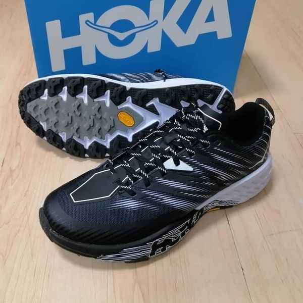 代購Hoka One One Speedgoat 4 黑白色男裝跑步鞋, 男裝, 鞋, 波鞋