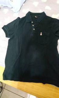 Hush puppies. Uniqlo.  s號上衣