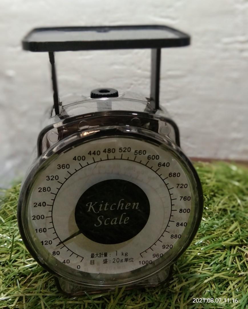 Kitchen scale (Category: Bakeware) located in Quezon City. Submitted by eilgaraje (Listing ID 1105607386, Image 1). Description: As posted used in good condition.