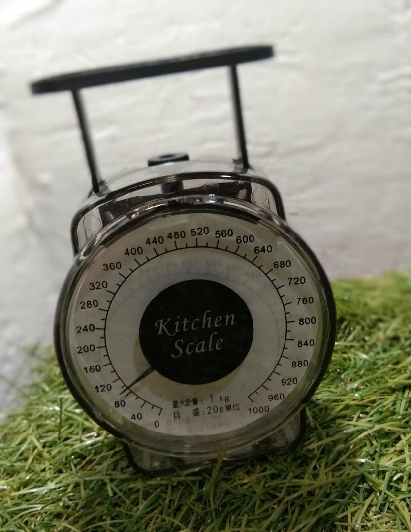 Kitchen scale (Category: Bakeware) located in Quezon City. Submitted by eilgaraje (Listing ID 1105607386, Image 2). Description: As posted used in good condition.