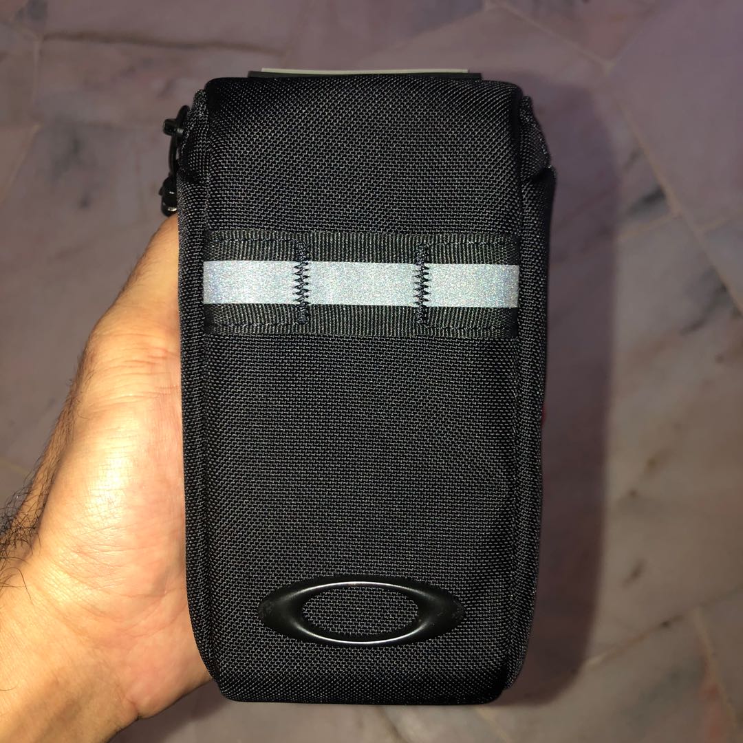 Oakley icon top glass case evolution