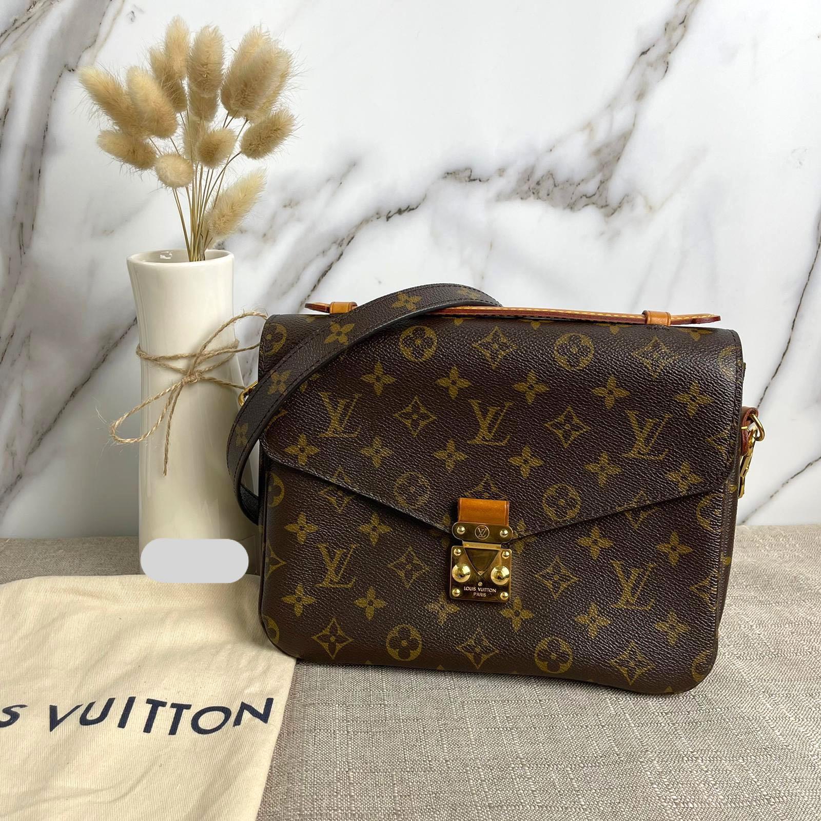 Pre-order] LV Monogram Pochette Metis M44875 (Brown / Gold), Luxury, Bags &  Wallets on Carousell