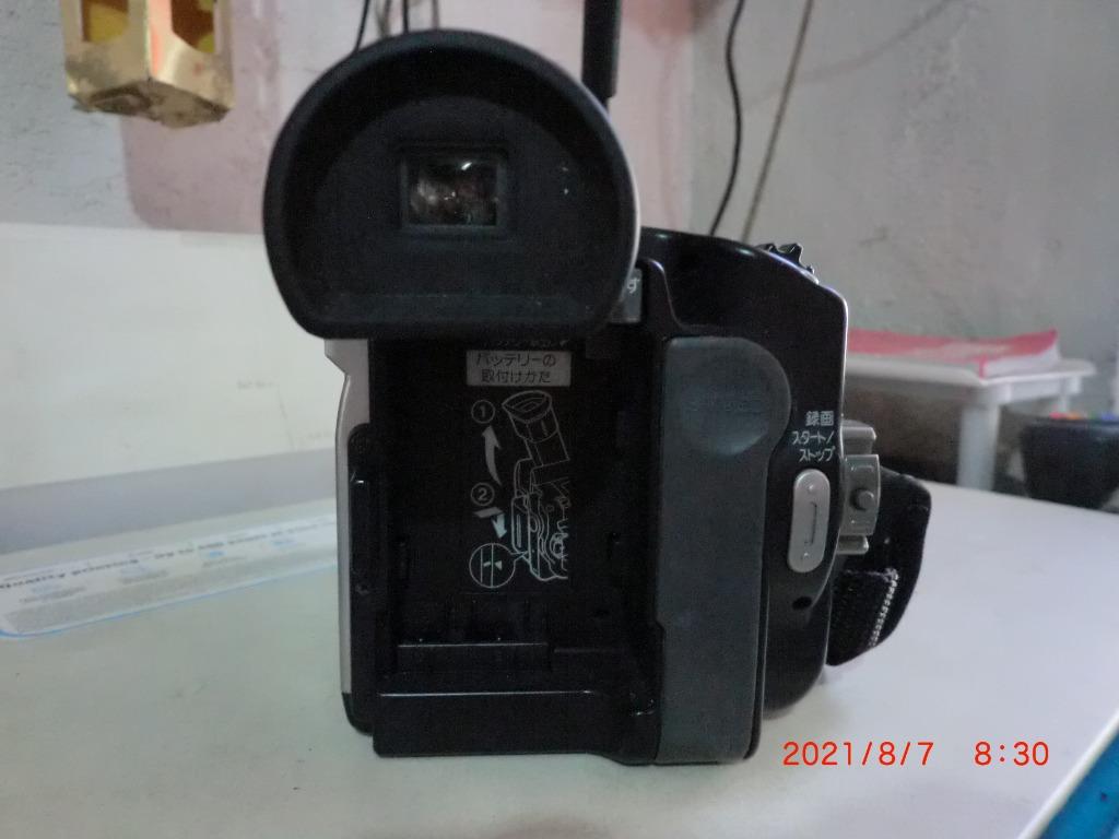 Sharp VL-R3K with issue (no power adapter) (Category: Video Cameras) located in Carmona. Submitted by rpute (Listing ID 1105529845, Image 2). Description: No Power Cable, Battery, Need Cleaning .
