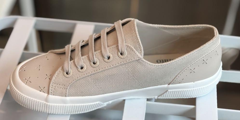 Love bonito x superga cheap