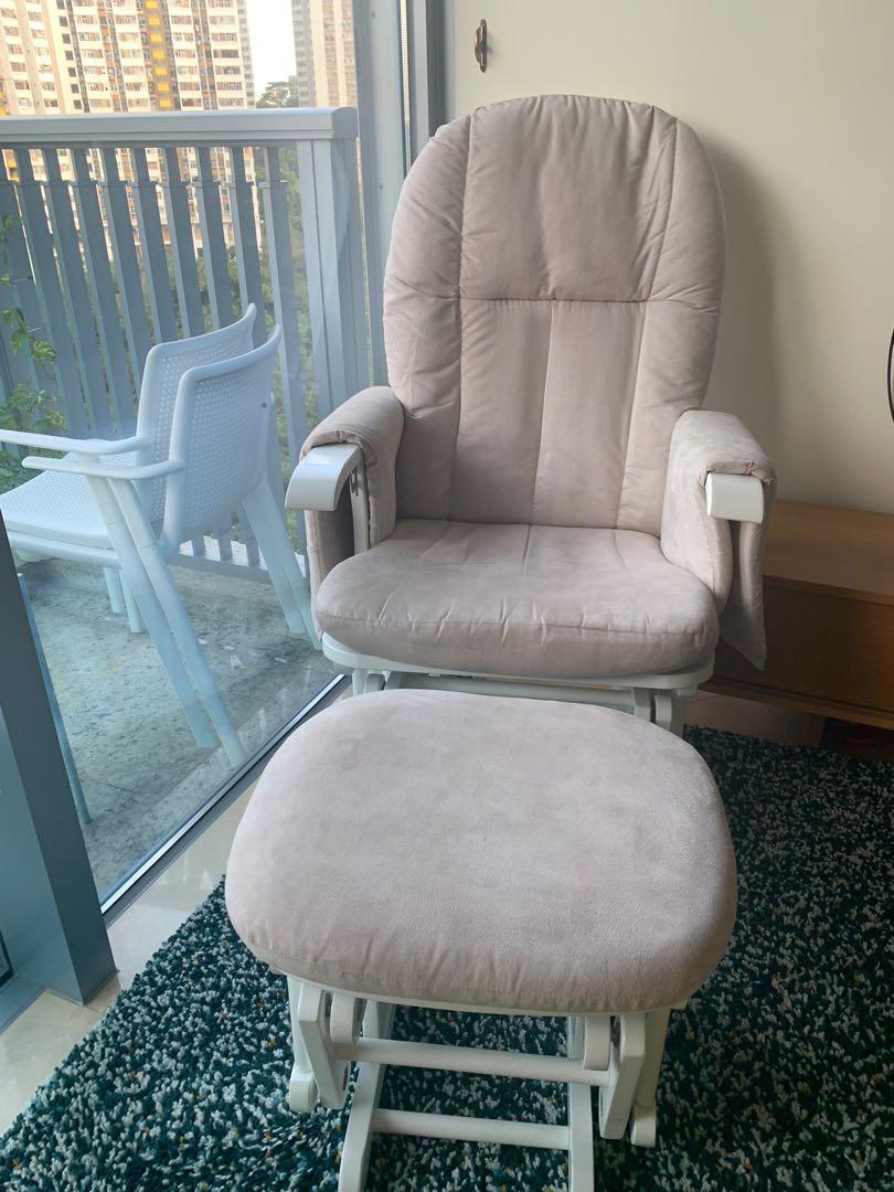 Tutti Bambini Glider Rocker and Footstool, 兒童＆孕婦用品, 護理及餵哺, 護理及餵哺 加固