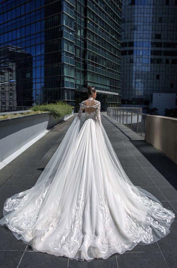 Once Worn Wona Concept Marcel Wedding Gown Women s Fashion
