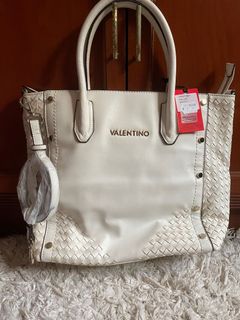 (Category: ) located in . Submitted by decluttering_kyla19 (Listing ID 1105618899, Image 1). Description: .