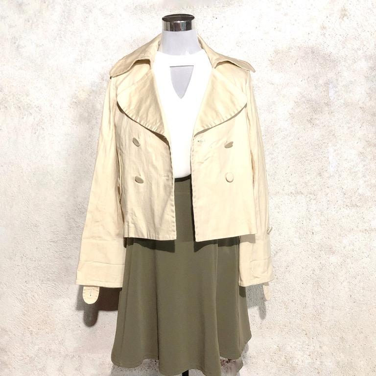 Women's Yellow Thick Coat (Category: Coats, Jackets and Outerwear) located in Mandaluyong City. Submitted by junos.mnl (Listing ID 1105644688, Image 3). Description: Yellow Thick Coat / M-L / P150 Great find with thick material ✨ ⠀⠀⠀⠀⠀⠀⠀⠀⠀ Shoulder: 15in Bust: 16in Length: 21in ⠀⠀⠀⠀⠀⠀⠀⠀⠀ *actual color may vary due to lighting* .