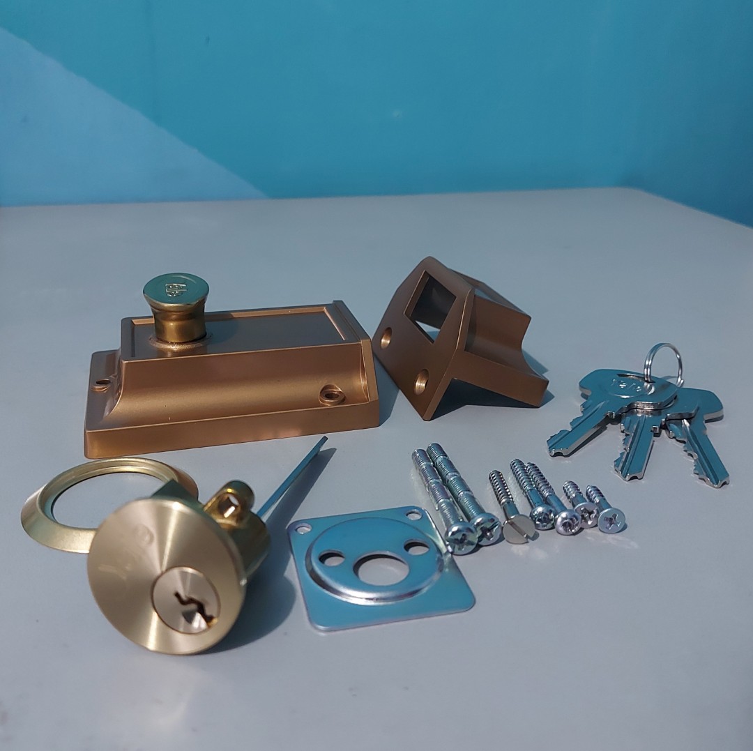 Yale Rim Lock (Night Latch), Furniture & Home Living, Security & Locks