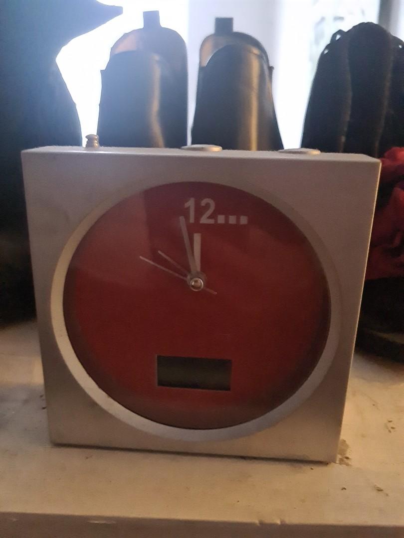 Alarm clock radio (Category: Portable Music Players) located in Manila. Submitted by foxydivas (Listing ID 1105965898, Image 1). Description: bought in U.S.A. radio alarm clock.
