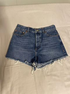 (Category: ) located in . Submitted by invested (Listing ID 1105904388, Image 1). Description: .