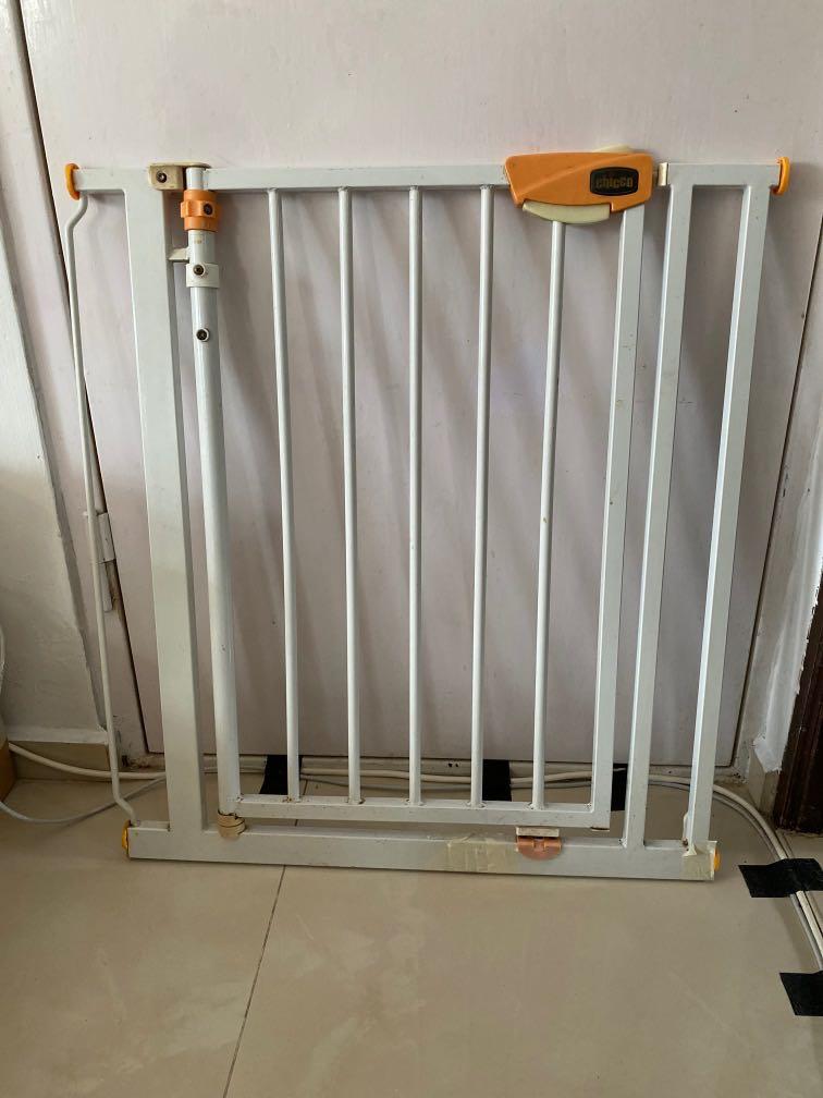 Chicco baby gate hotsell