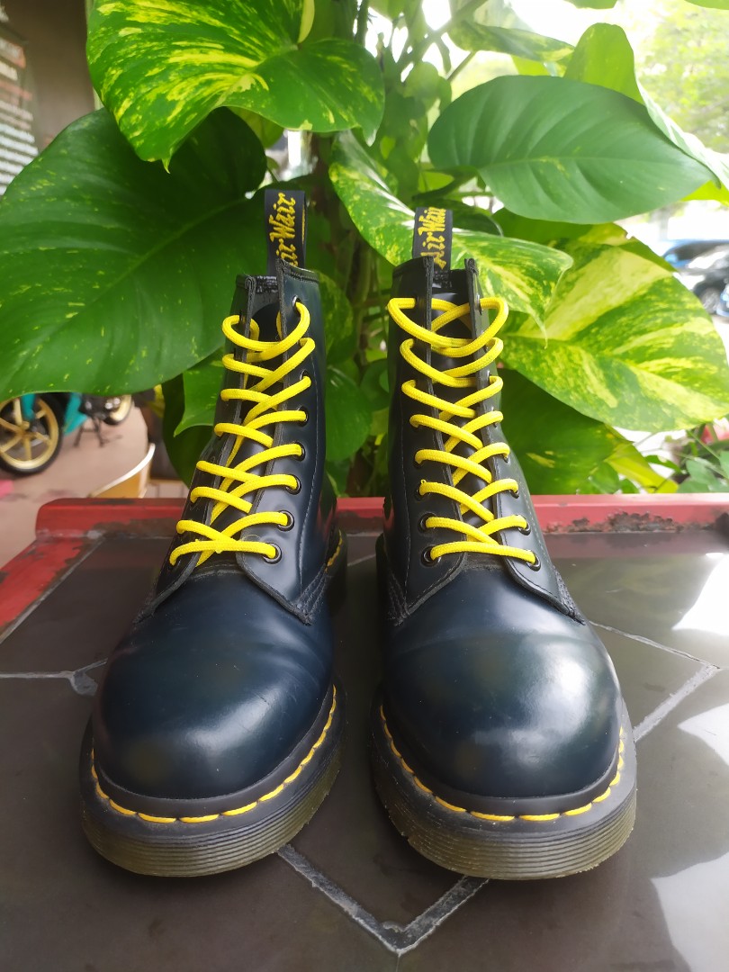 Dr martens best sale green smooth