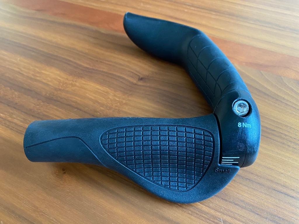 Ergon GP5 Lock On Handlebar Grips, Sports Equipment, Bicycles & Parts