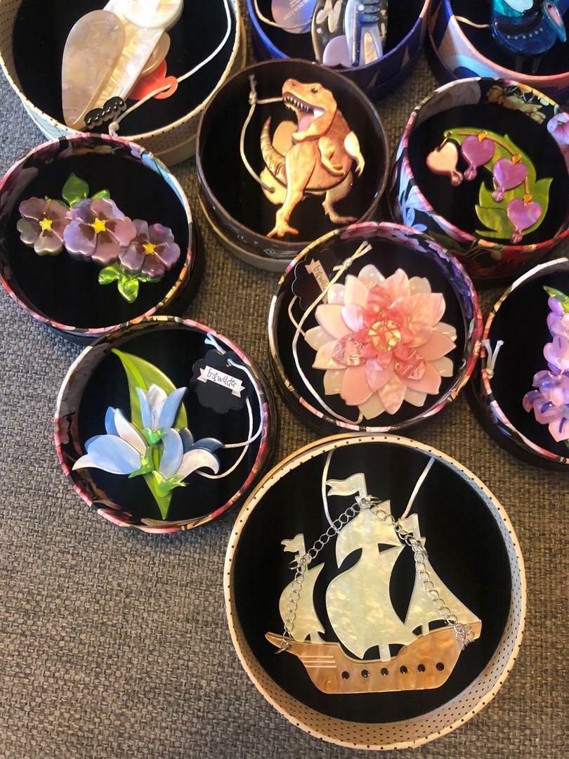 Erstwilder Australia Assorted Resin Brooches, Women's Fashion, Jewelry