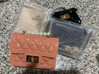 (Category: ) located in . Submitted by lil_wardrobe (Listing ID 1105944703, Image 1). Description: .