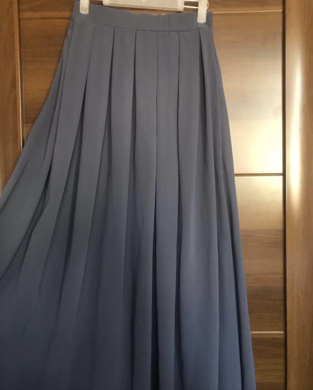 Grey pleated long skirt sale