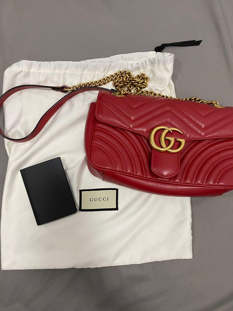 What does a gucci store authenticity card look like
