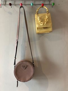 （分類：）位於 。 由 partout 提交（商品編號 1105937883，圖片 1）。簡介： 。