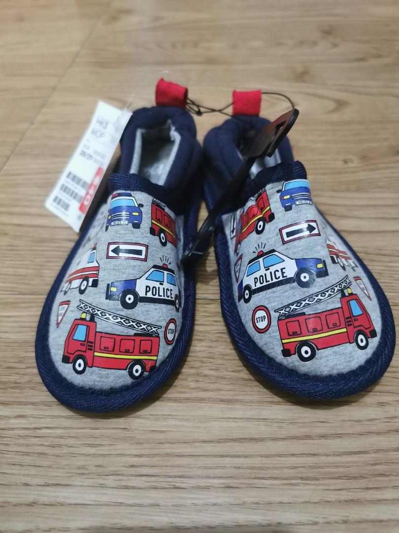 pink and orange nike slides