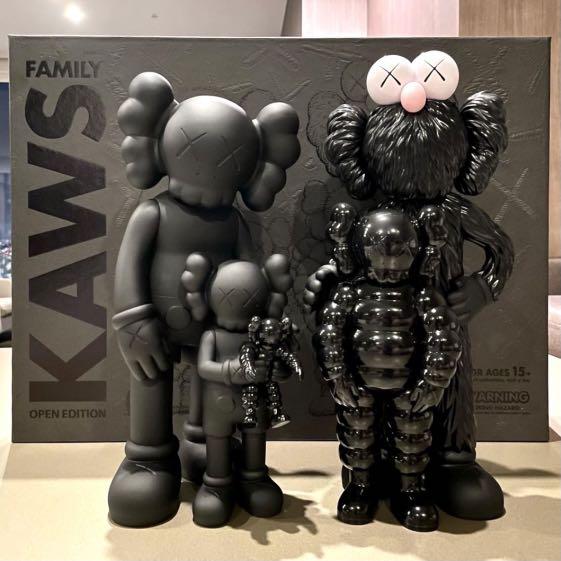 Kaws Family Black, 興趣及遊戲, 玩具& 遊戲類- Carousell