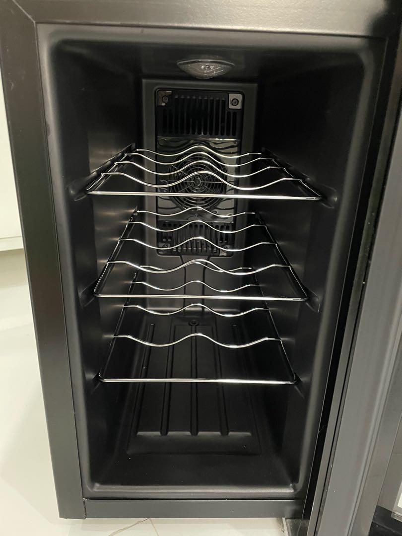 Kogan thermoelectric wine chiller, TV & Home Appliances, Kitchen Appliances, Wine Cellar