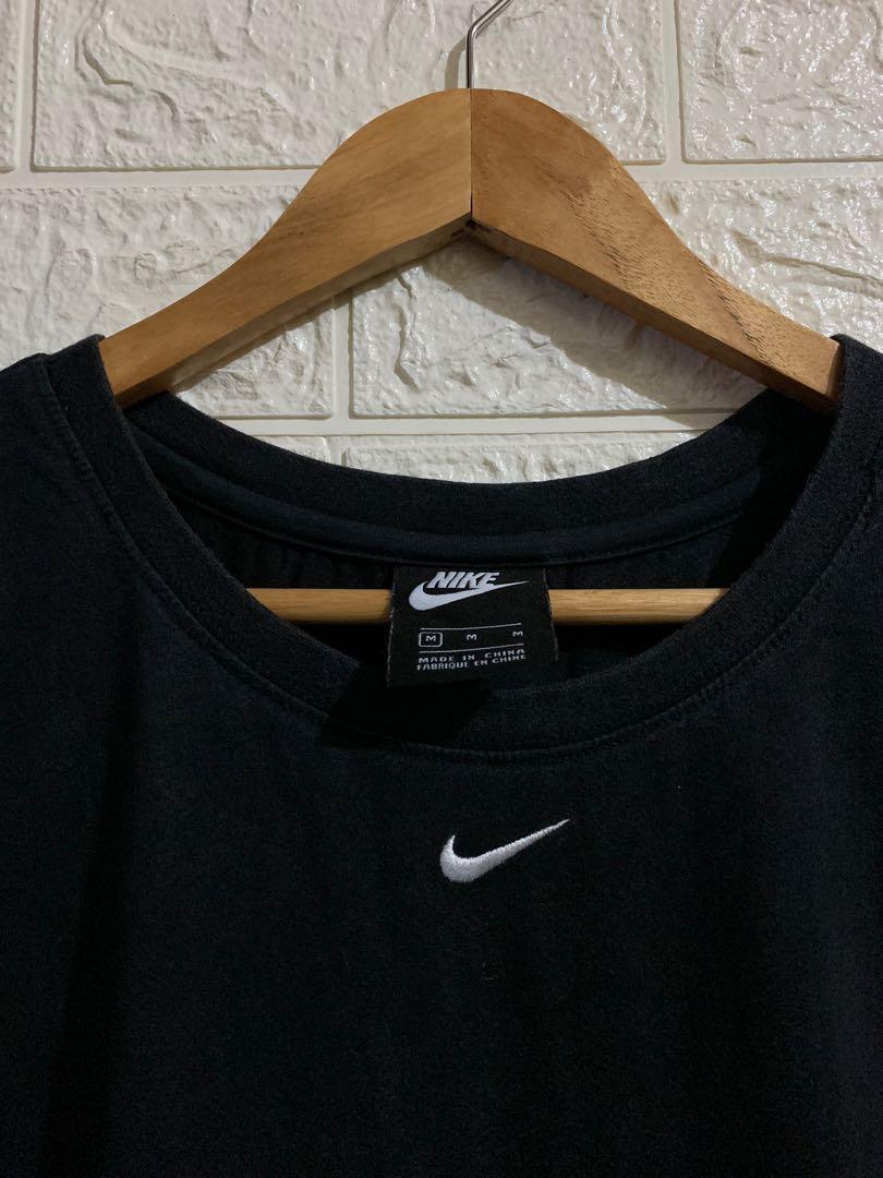 nike middle swoosh t shirt