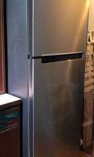 (Category: ) located in . Submitted by furnituresale21 (Listing ID 1105820643, Image 1). Description: .