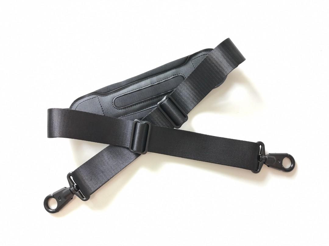 Tumi articulating shoulder strap deals