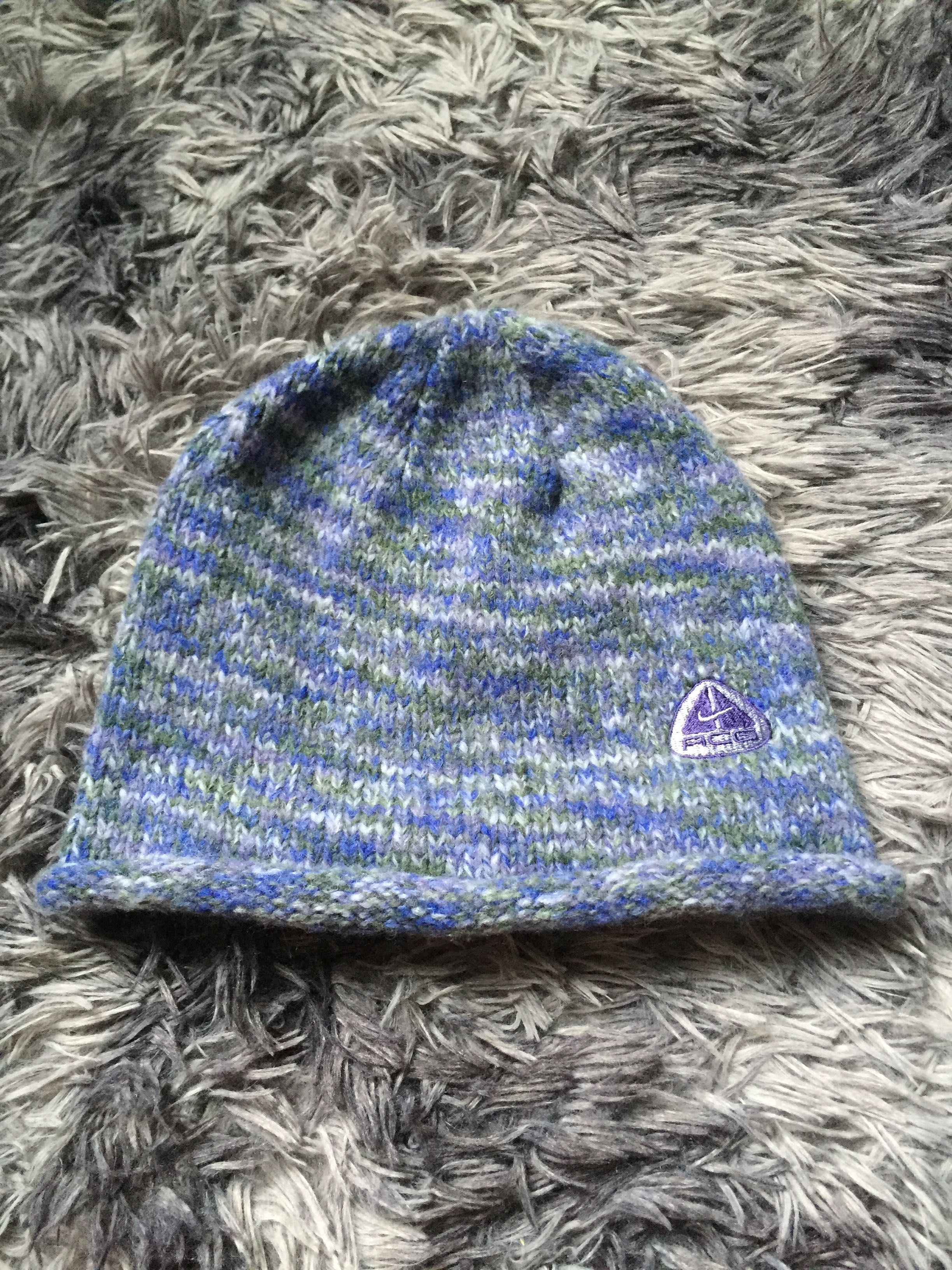 VINTAGE BEANIE NIKE ACG, Men's Fashion 