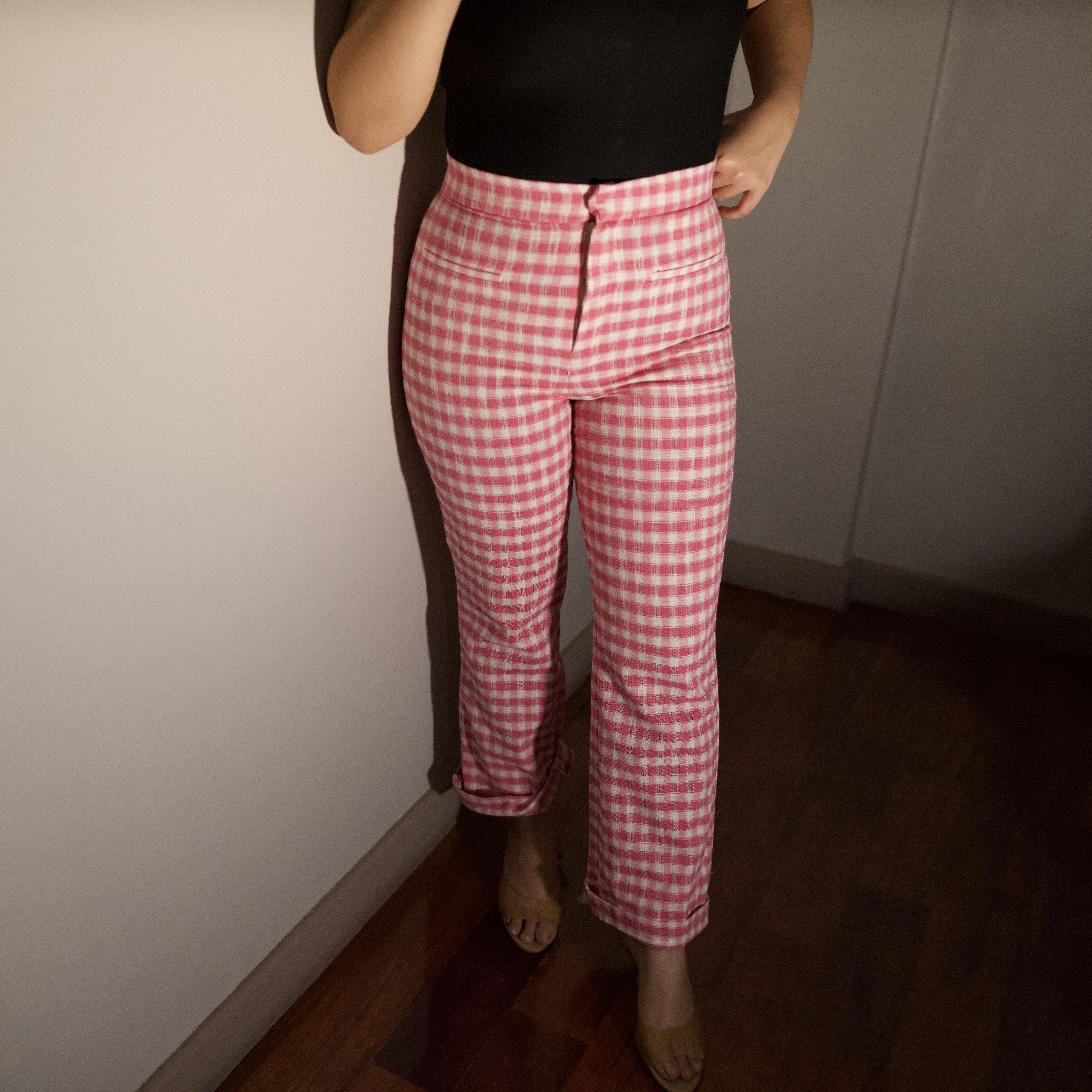 Zara Checkered Print Pink Trousers, Women's Fashion, Bottoms, Other Bottoms  on Carousell