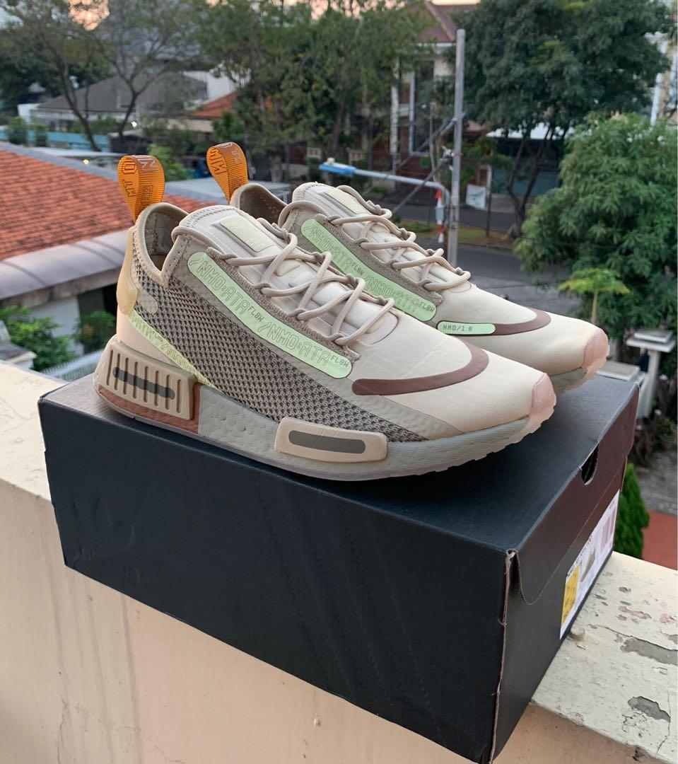 Adidas NMD R1 Spectoo Savanna Gold, Fesyen Pria, Sepatu , Sneakers di  Carousell
