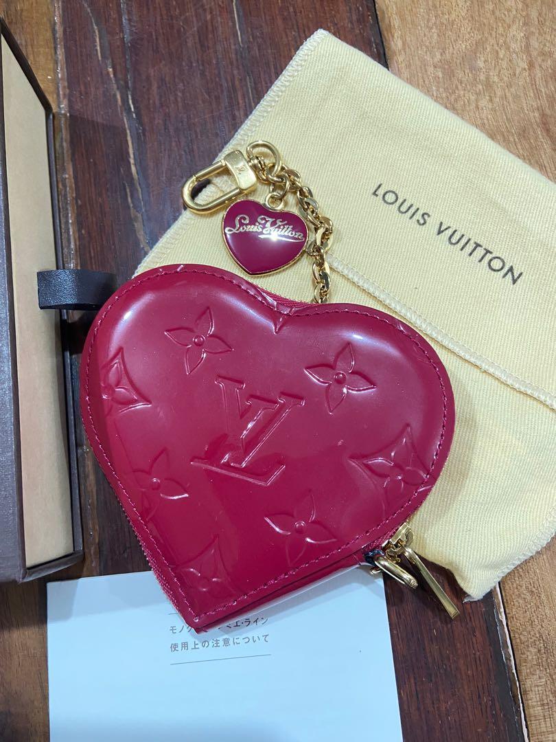 LOUIS VUITTON Vernis Coeur Heart Coin Purse Pomme D'Amour 1248526