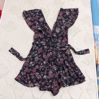 (Category: ) located in . Submitted by onlyme_clothes (Listing ID 1106019414, Image 1). Description: .