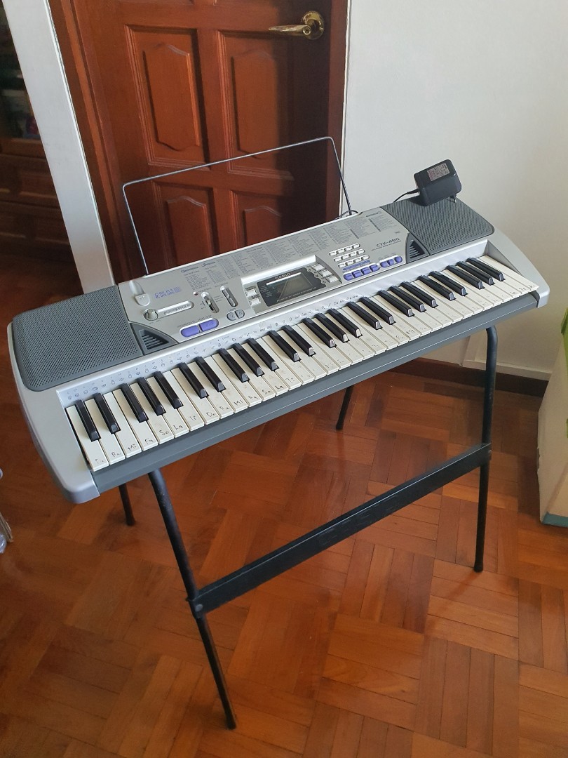 Casio 100 song bank keyboard with adapter hobbies toys music