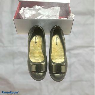 Clarks Size 37