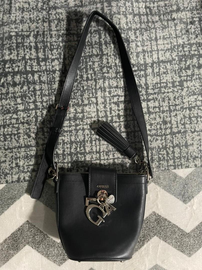 Guess gracelyn bucket bag shop