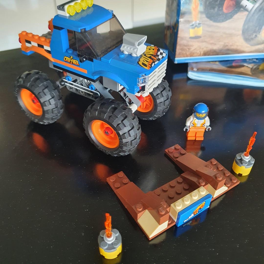 Lego crusher online monster truck