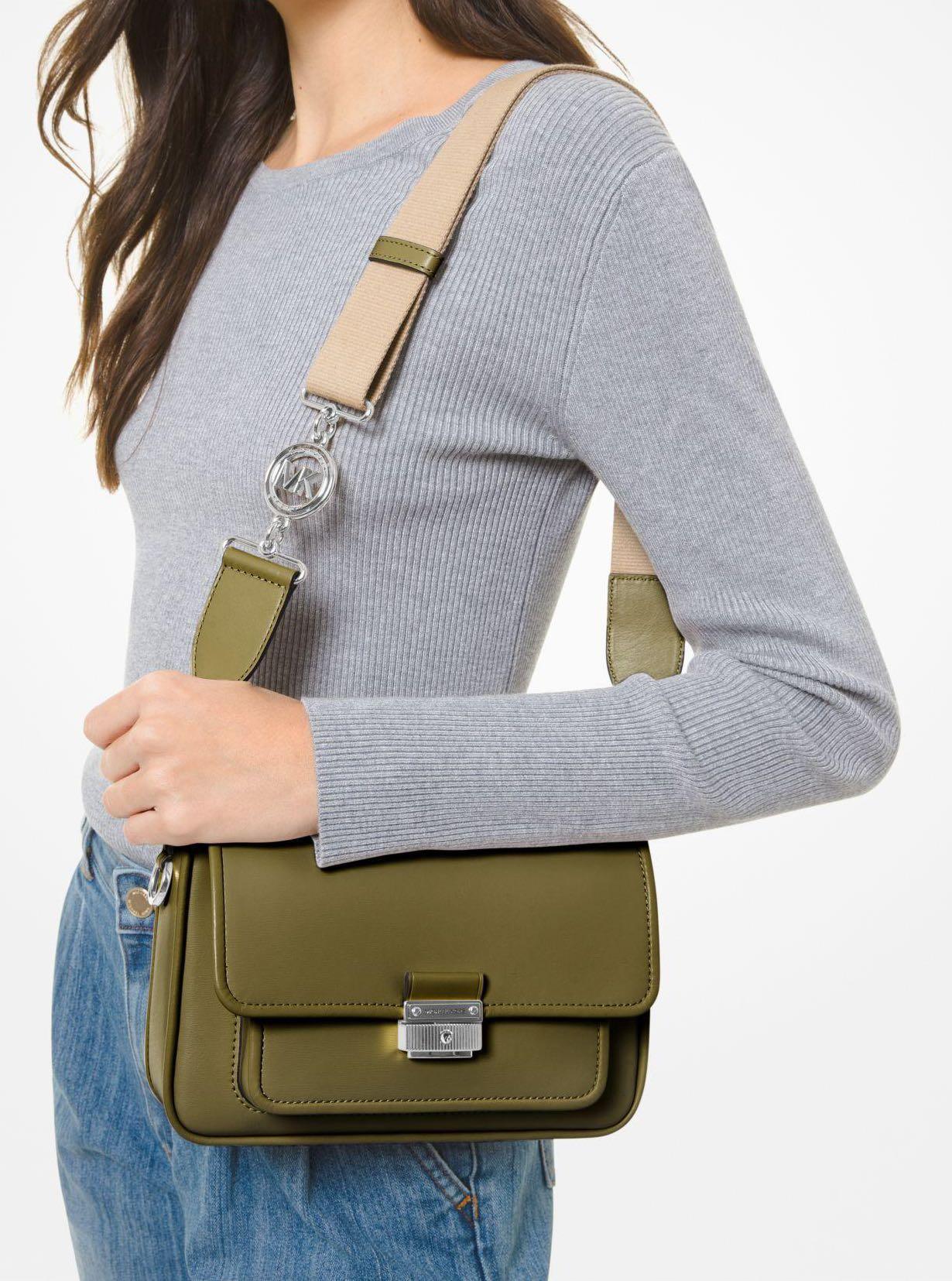 Michael Kors Women's Green Bradshaw Medium Leather Messenger Bag, 女裝,  手袋及銀包, 多用途袋- Carousell