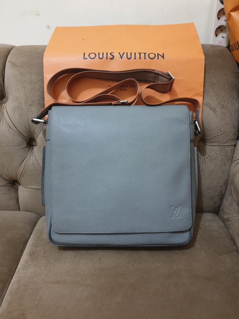 Mulus .authentic tas selempang .messenger louis vuitton .lv