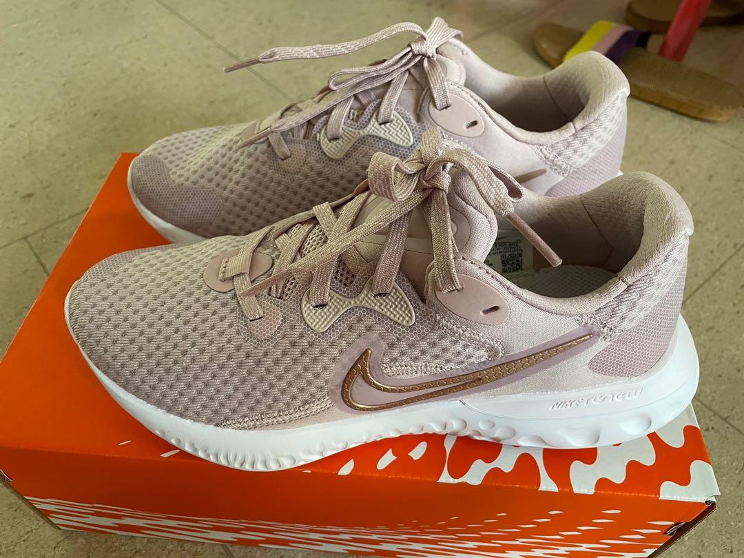 womens nike renew run
