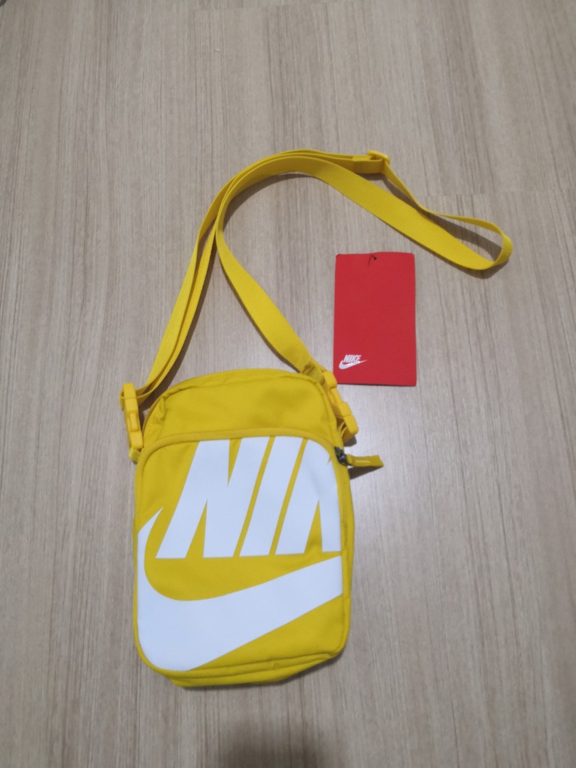 Nike Shoulder Bag 2021, Women's Fashion 