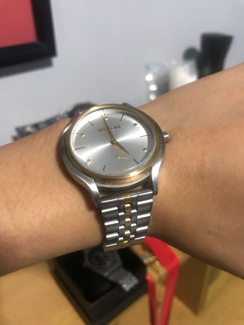 Nixon sala best sale