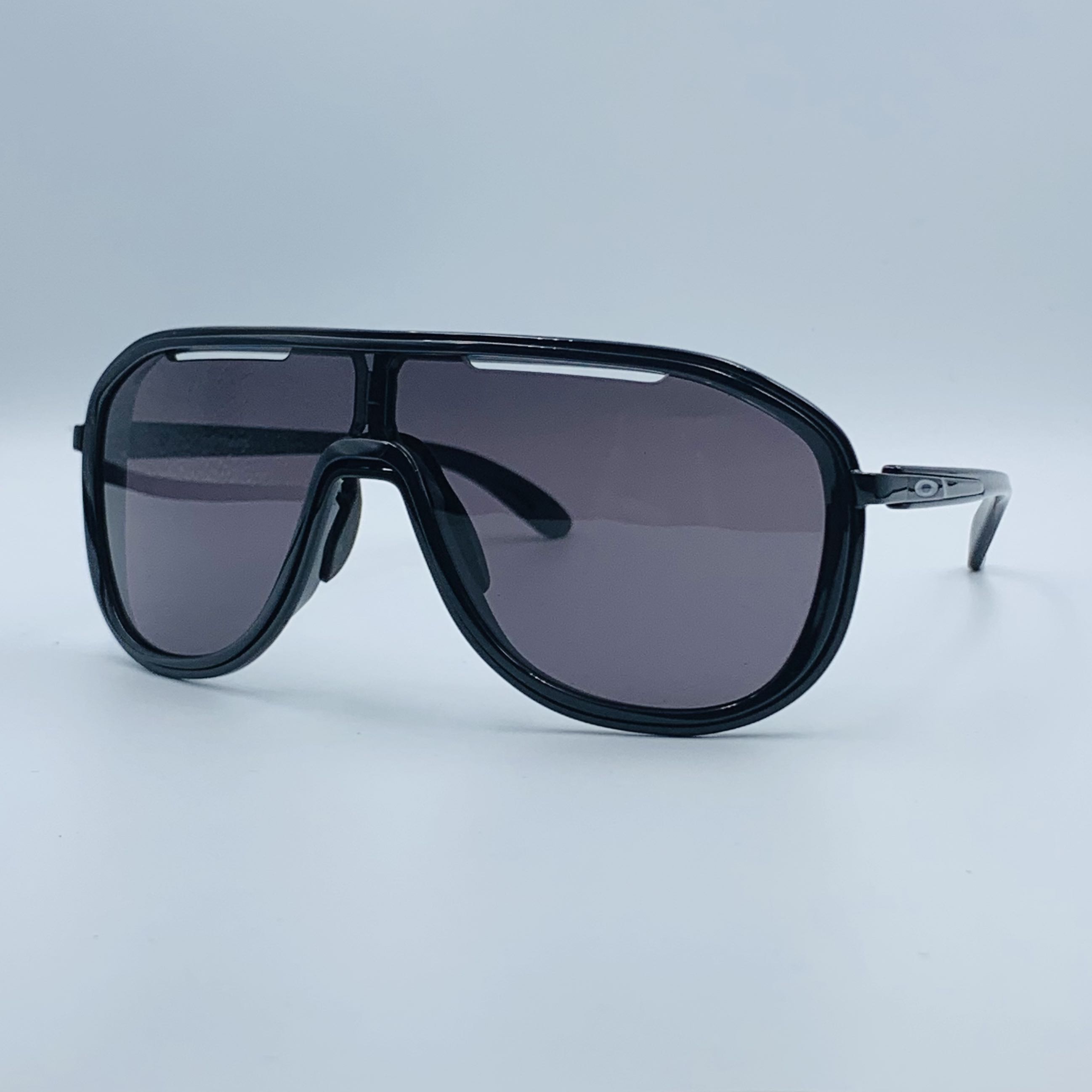 Oakley best sale outpace womens