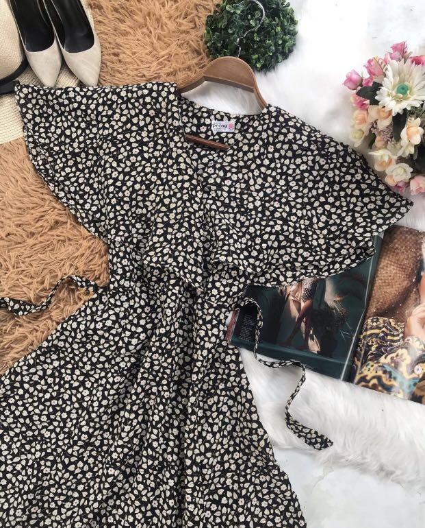 Peony Floral Maxi Dress (Category: Dresses) located in Tarlac. Submitted by kstylethrift (Listing ID 1106126154, Image 2). Description: Size : M-L Bust: 39’’ Waist: up to 31’’ Arm width: 18’’ Length: 47’’ Super nice, vintage feel siya Brand: Peony RFS: di na kasya.