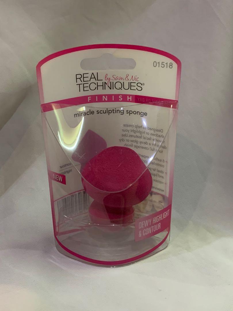 REAL TECHNIQUES Miracle Sculting Sponge (Category: Makeup) located in San Juan City. Submitted by all_things_sale (Listing ID 1106090936, Image 1). Description: 🌈 NEVER BEEN USED 🌈 Original Price: 460.