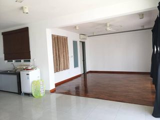 (Category: ) located in . Submitted by hafiz.kith.and.kin.realty (Listing ID 1106067317, Image 1). Description: .