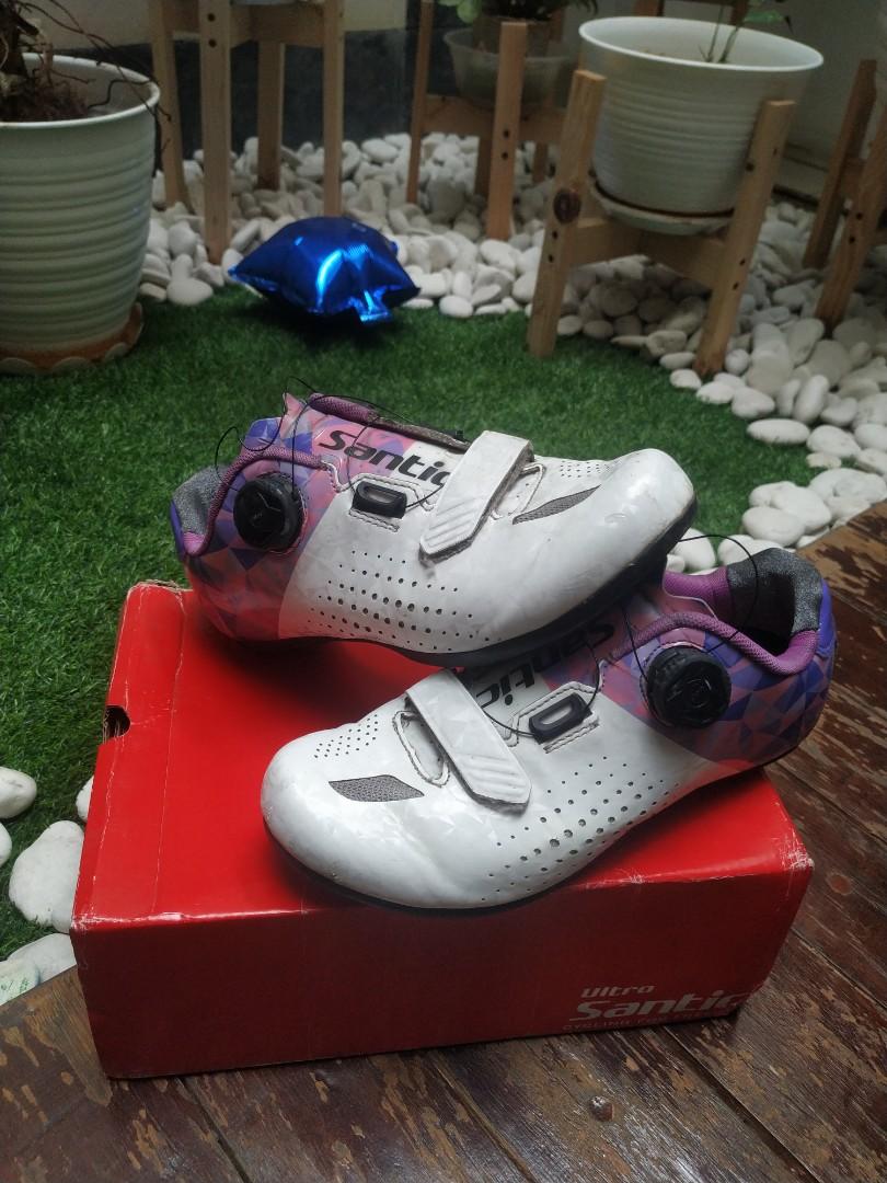 sepatu cleat santic